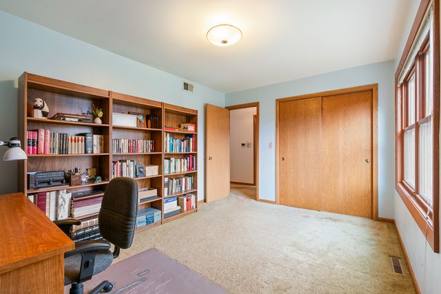 1602 Brittany Lane, Long Grove, IL 60047