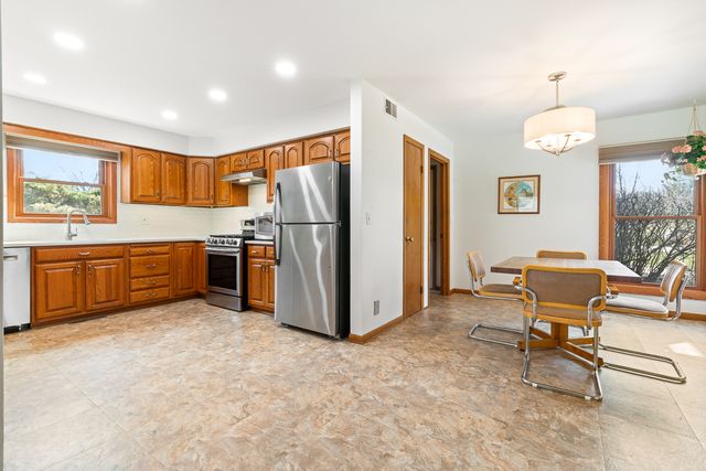 1602 Brittany Lane, Long Grove, IL 60047