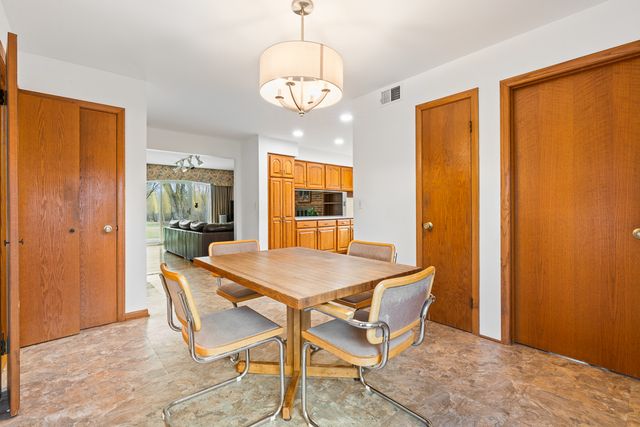 1602 Brittany Lane, Long Grove, IL 60047