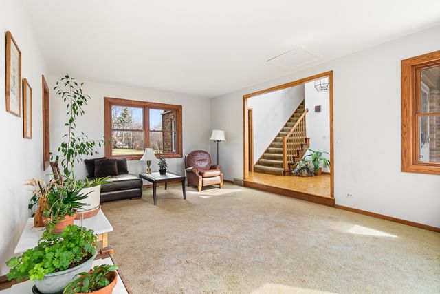 1602 Brittany Lane, Long Grove, IL 60047