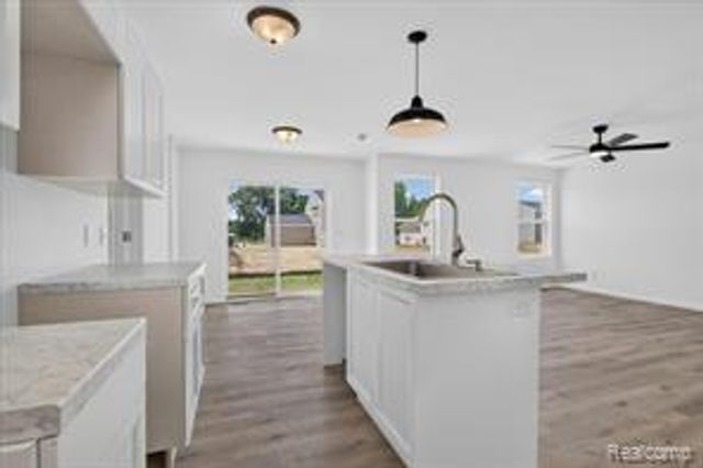 3156 Daisy Way Way, Burton, MI 48519