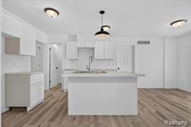 3156 Daisy Way Way, Burton, MI 48519