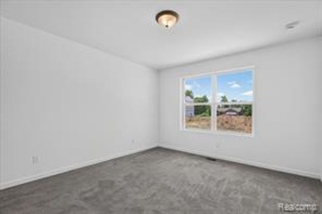3156 Daisy Way Way, Burton, MI 48519