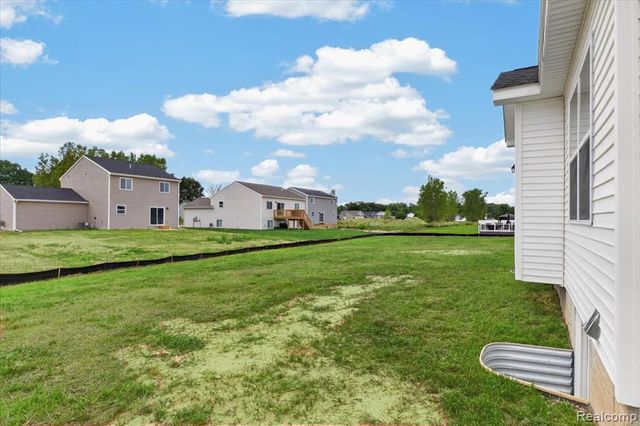 3156 Daisy Way Way, Burton, MI 48519