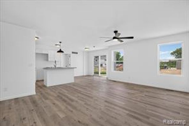 3156 Daisy Way Way, Burton, MI 48519