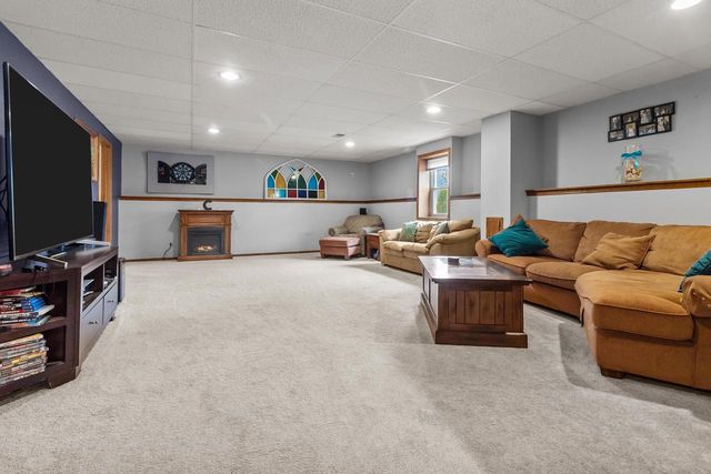 408 Dunford DRIVE, Burlington, WI 53105