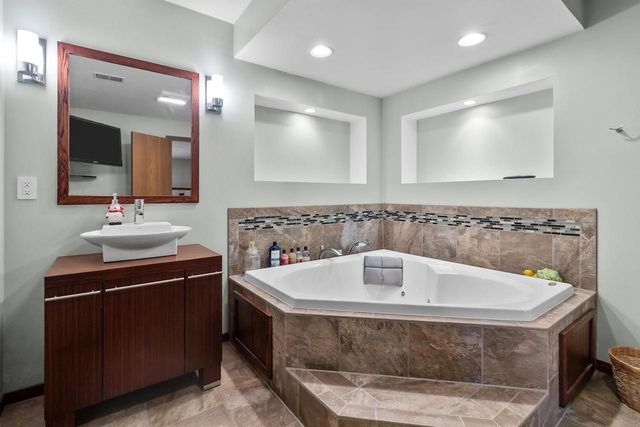 408 Dunford DRIVE, Burlington, WI 53105