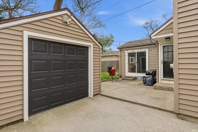 1706 Mckinley Avenue, South Bend, IN 46617