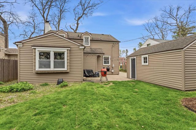 1706 Mckinley Avenue, South Bend, IN 46617