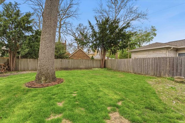 1706 Mckinley Avenue, South Bend, IN 46617