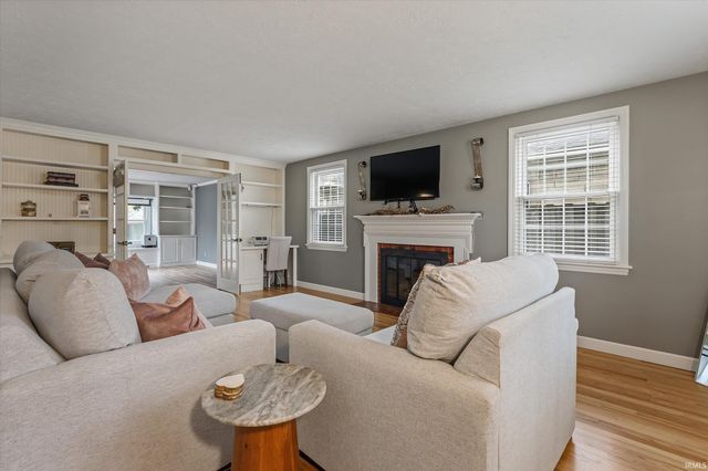 1706 Mckinley Avenue, South Bend, IN 46617