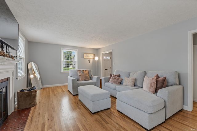 1706 Mckinley Avenue, South Bend, IN 46617