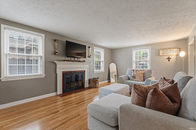 1706 Mckinley Avenue, South Bend, IN 46617