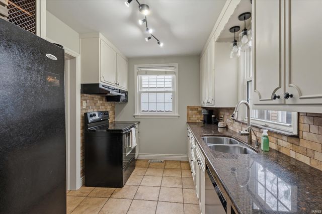 1706 Mckinley Avenue, South Bend, IN 46617