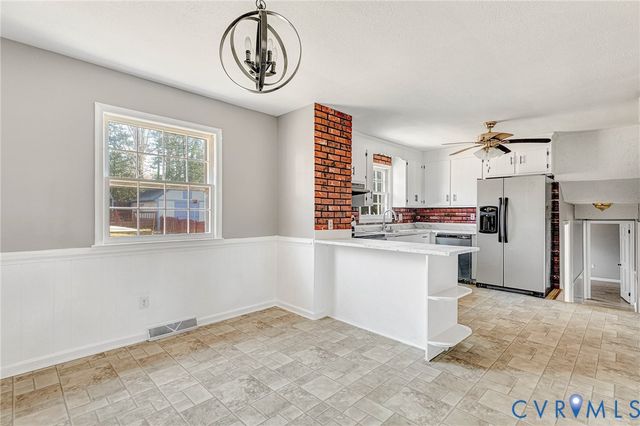 10407 Hollyberry Dr, North Chesterfield, VA 23237