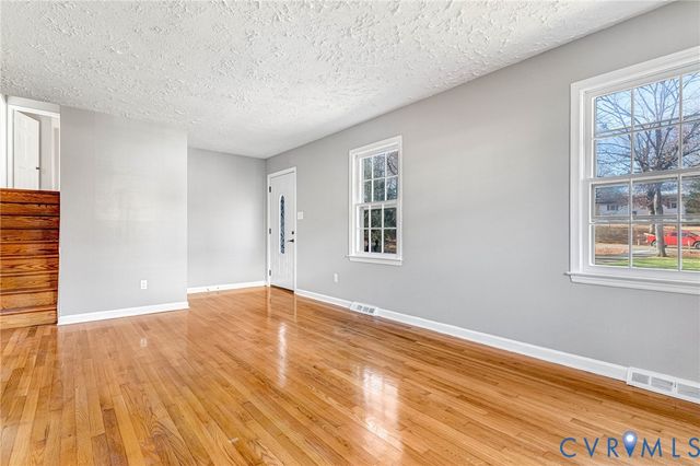 10407 Hollyberry Dr, North Chesterfield, VA 23237