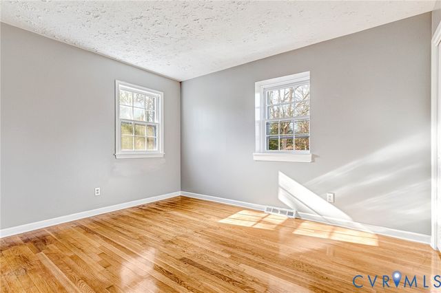 10407 Hollyberry Dr, North Chesterfield, VA 23237