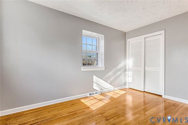 10407 Hollyberry Dr, North Chesterfield, VA 23237