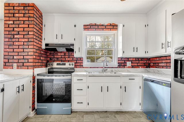 10407 Hollyberry Dr, North Chesterfield, VA 23237