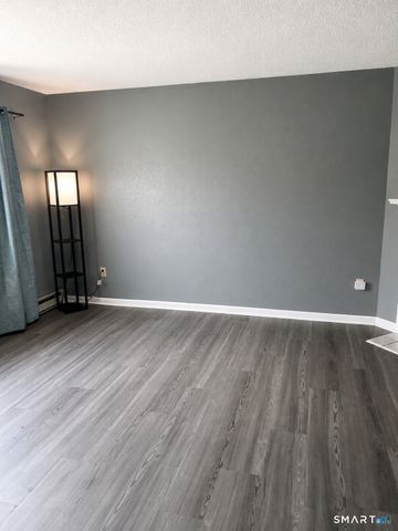 925 Oronoke Road 27G, Waterbury, CT 06708