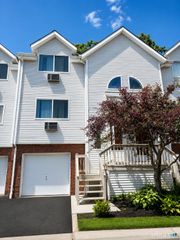925 Oronoke Road 27G, Waterbury, CT 06708