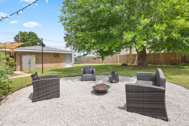 216 Begnaud Drive, Lafayette, LA 70501