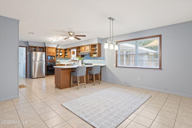 216 Begnaud Drive, Lafayette, LA 70501