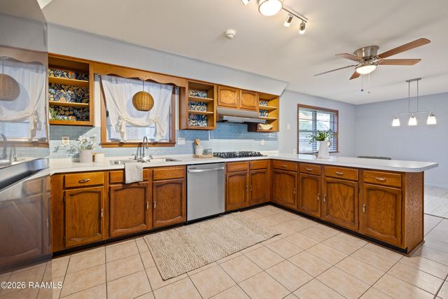 216 Begnaud Drive, Lafayette, LA 70501