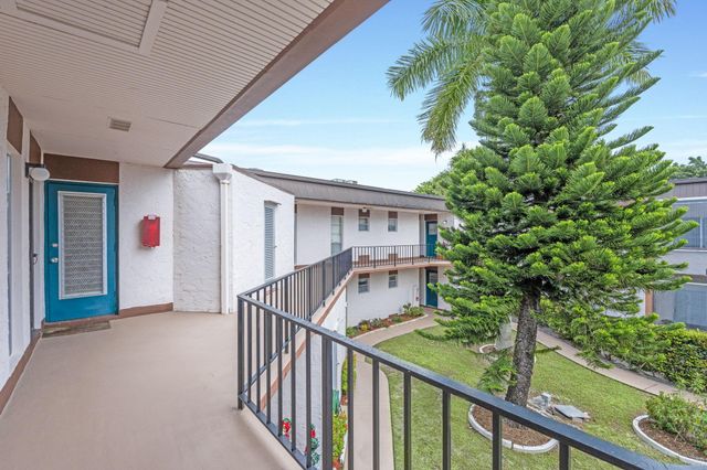 3 Greenway Village North 209, Royal Palm Beach, FL 33411