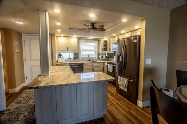 4525 COVE CIRCLE 1107, St Petersburg, FL 33708