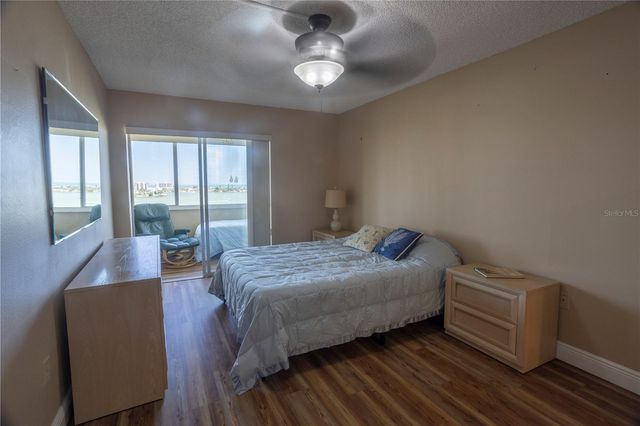 4525 COVE CIRCLE 1107, St Petersburg, FL 33708