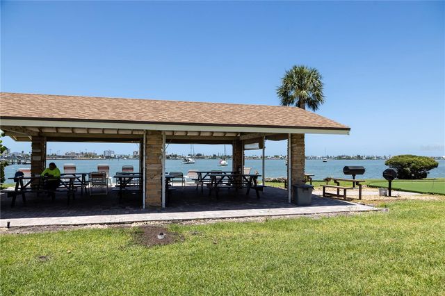 4525 COVE CIRCLE 1107, St Petersburg, FL 33708