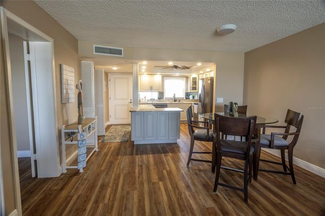 4525 COVE CIRCLE 1107, St Petersburg, FL 33708