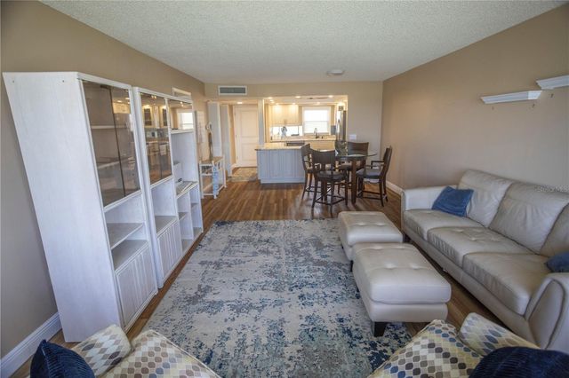 4525 COVE CIRCLE 1107, St Petersburg, FL 33708