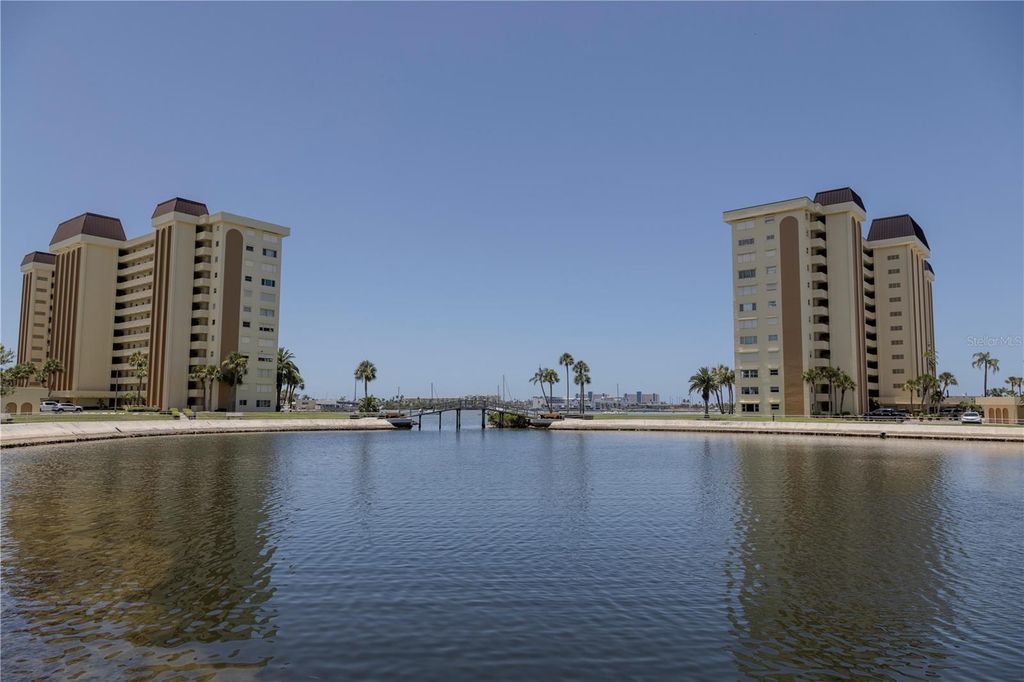 4525 COVE CIRCLE 1107, St Petersburg, FL 33708