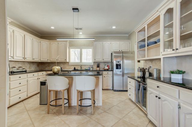 16 S Lakeshore Drive, Ransom Canyon, TX 79366