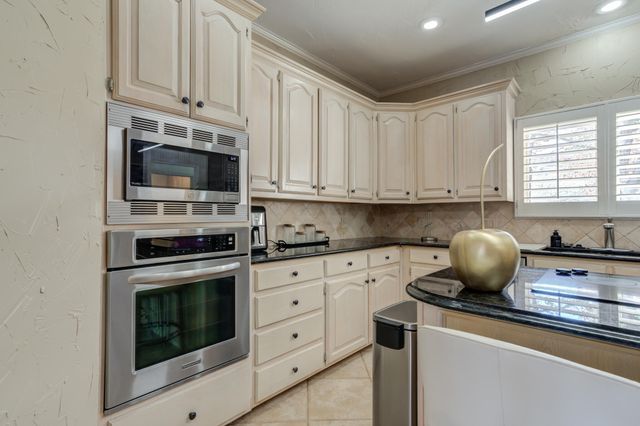 16 S Lakeshore Drive, Ransom Canyon, TX 79366