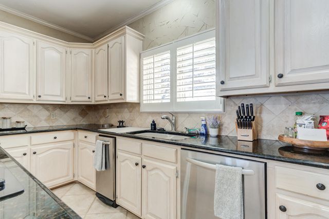 16 S Lakeshore Drive, Ransom Canyon, TX 79366