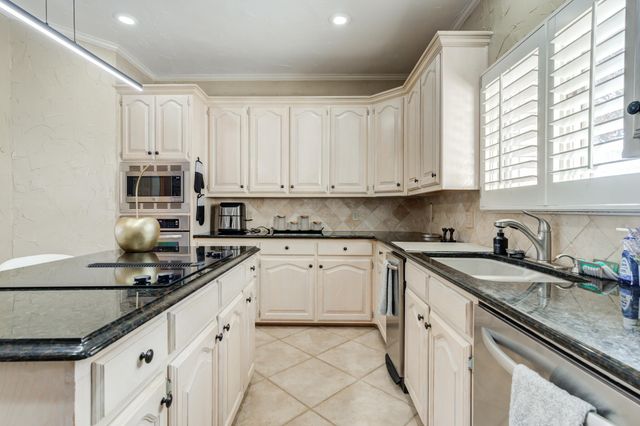 16 S Lakeshore Drive, Ransom Canyon, TX 79366