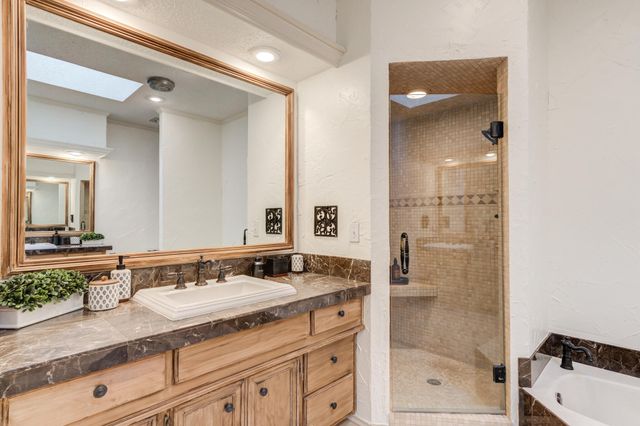 16 S Lakeshore Drive, Ransom Canyon, TX 79366