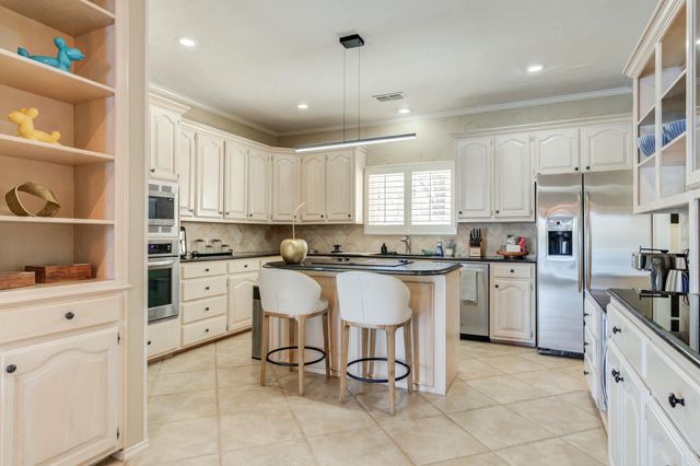 16 S Lakeshore Drive, Ransom Canyon, TX 79366