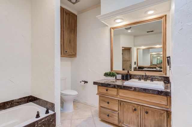 16 S Lakeshore Drive, Ransom Canyon, TX 79366