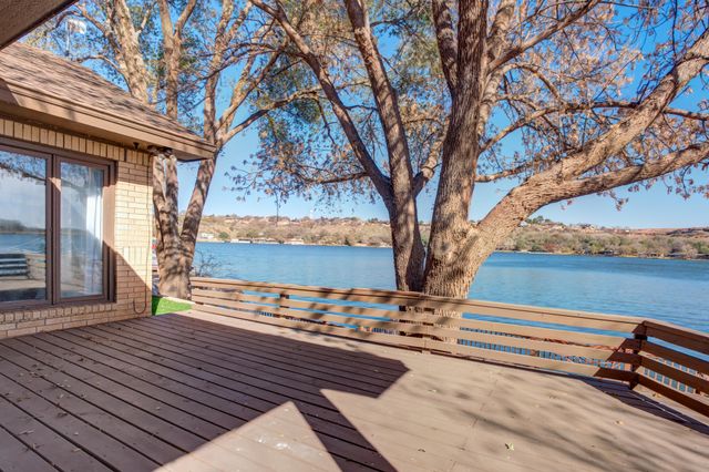 16 S Lakeshore Drive, Ransom Canyon, TX 79366