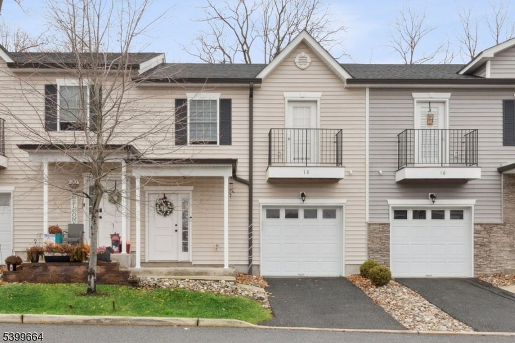 18 Joseph Dr 18, Newton Town, NJ 07860