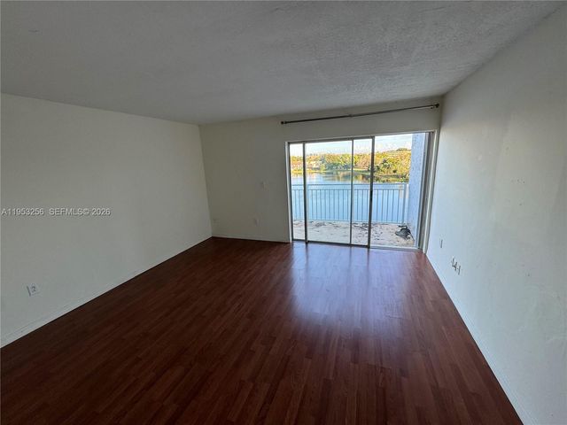 9351 Fontainebleau Blvd B418, Miami, FL 33172