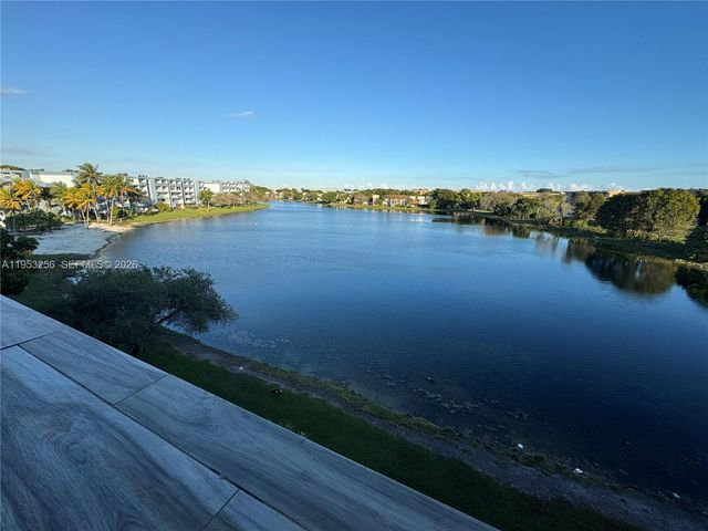 9351 Fontainebleau Blvd B418, Miami, FL 33172