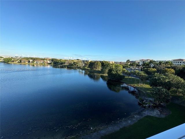 9351 Fontainebleau Blvd B418, Miami, FL 33172