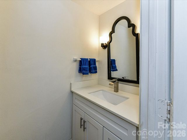 8322 Knights Bridge Road, Charlotte, NC 28210