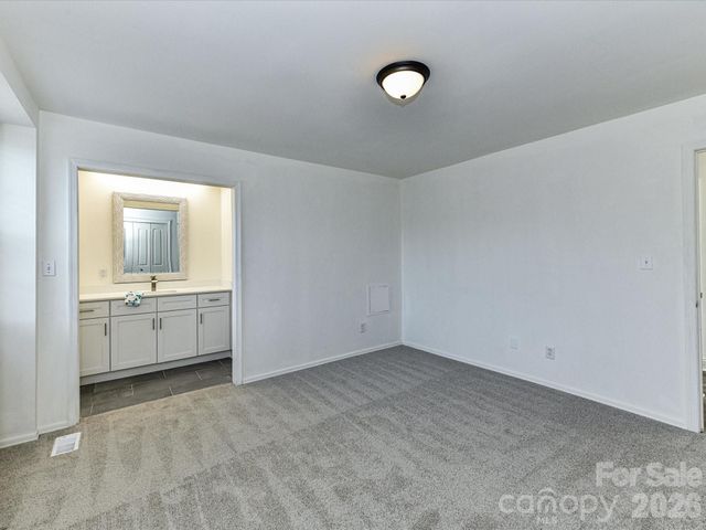 8322 Knights Bridge Road, Charlotte, NC 28210