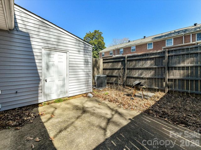 8322 Knights Bridge Road, Charlotte, NC 28210